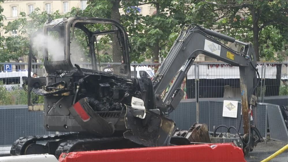 Macron'un aşı kararı Fransa'da kaos çıkardı